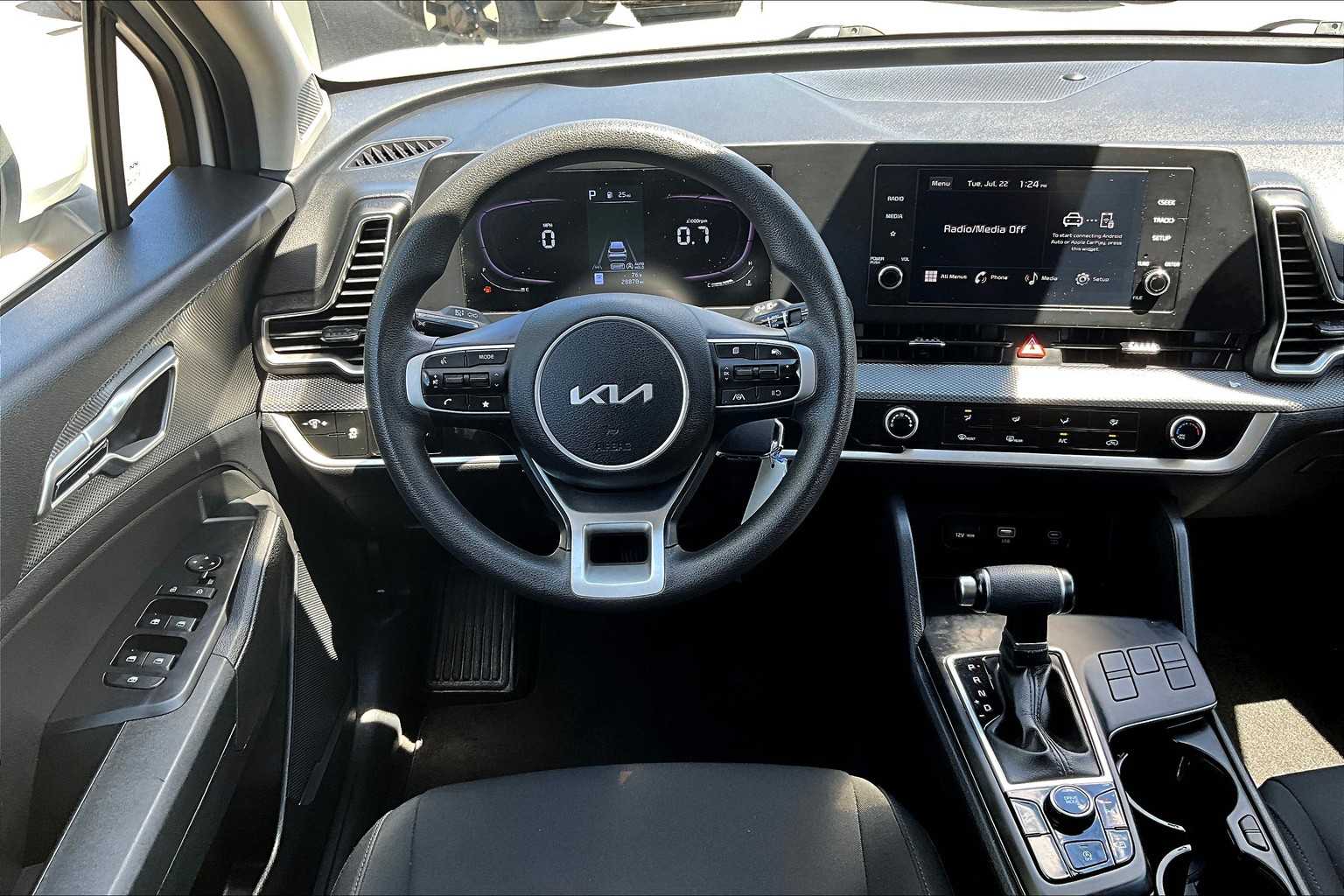 2023 Kia Sportage LX - Photo 17