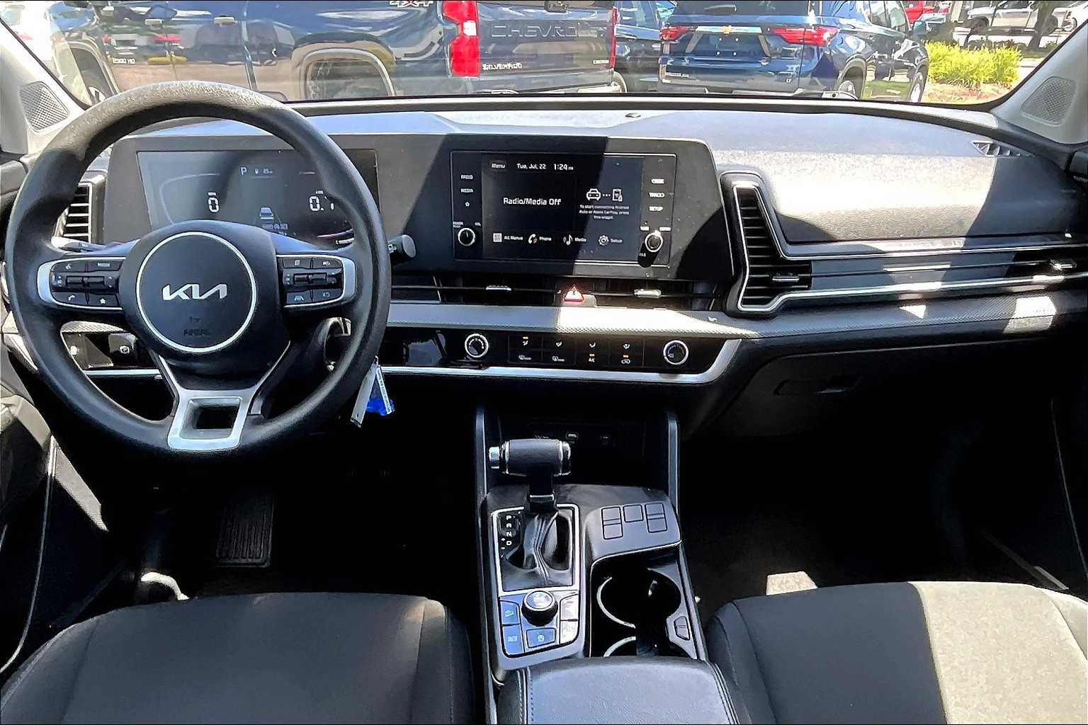 2023 Kia Sportage LX - Photo 21