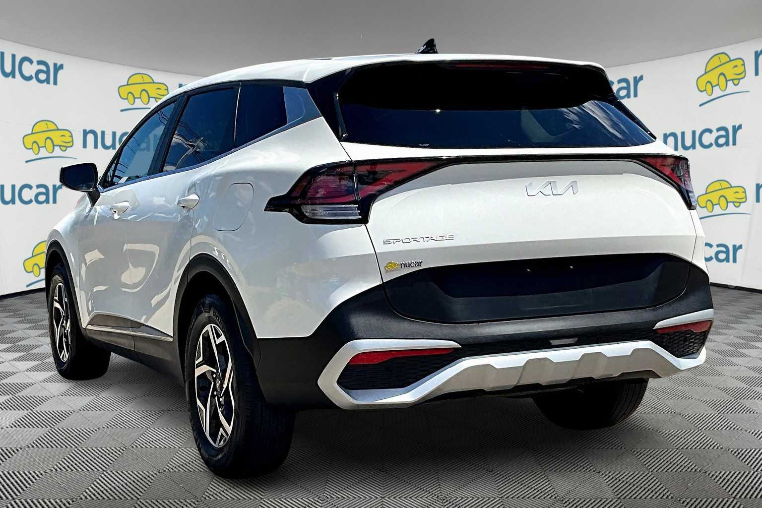 2023 Kia Sportage LX - Photo 4