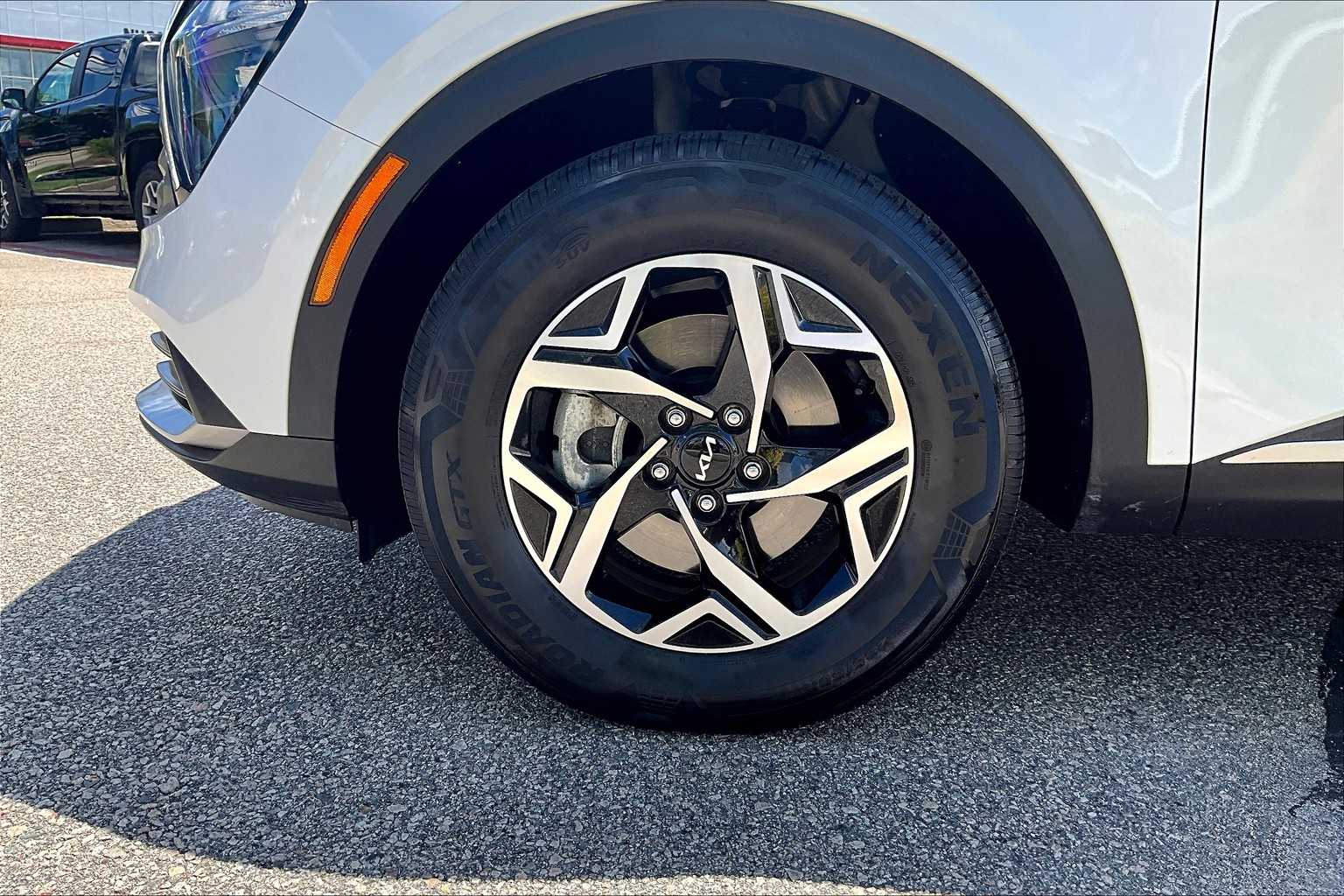 2023 Kia Sportage LX - Photo 7