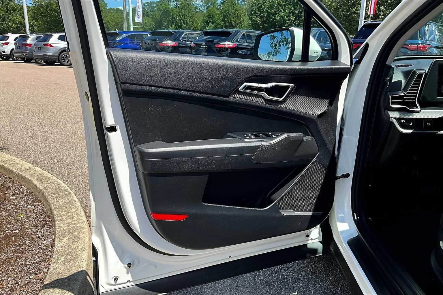 2023 Kia Sportage LX - Photo 9