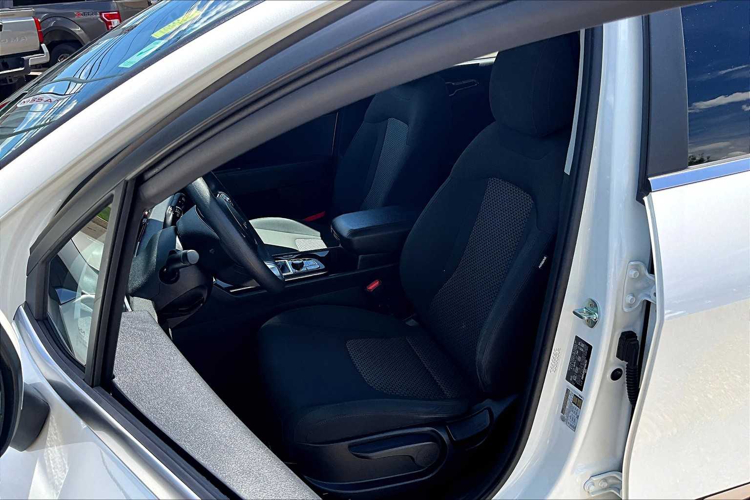 2023 Kia Sportage LX - Photo 10