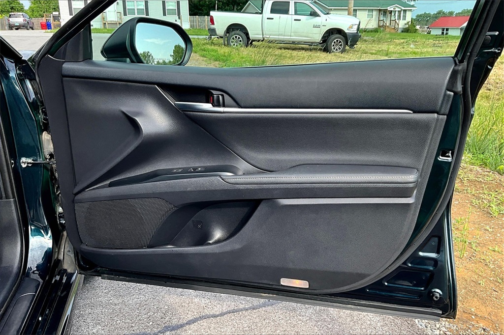 2020 Toyota Camry XSE - Photo 12
