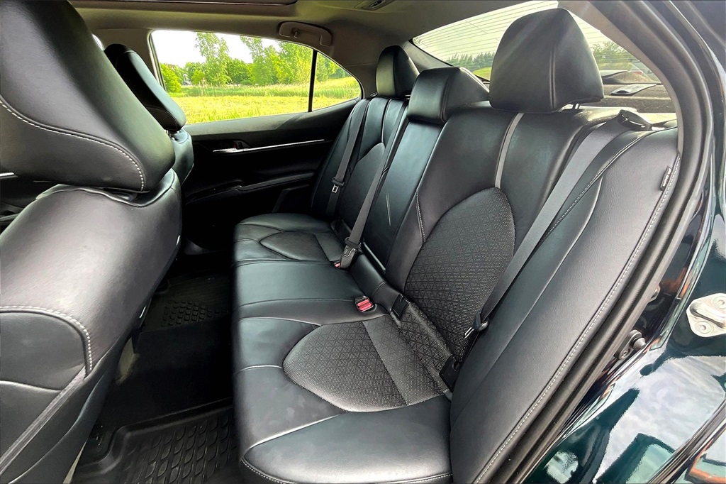 2020 Toyota Camry XSE - Photo 15