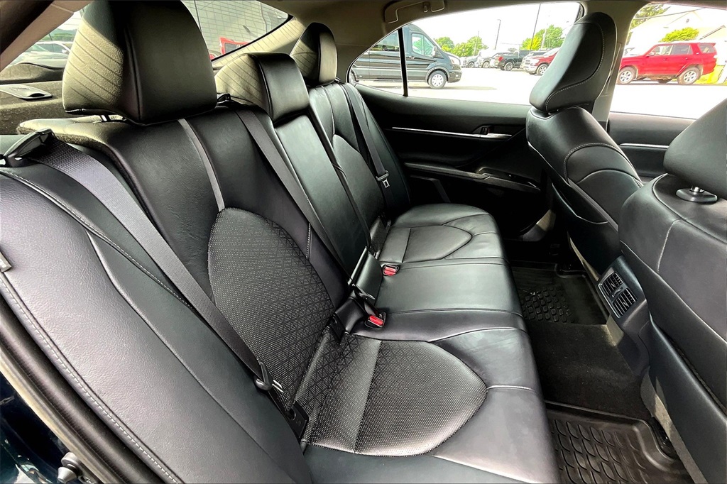 2020 Toyota Camry XSE - Photo 16