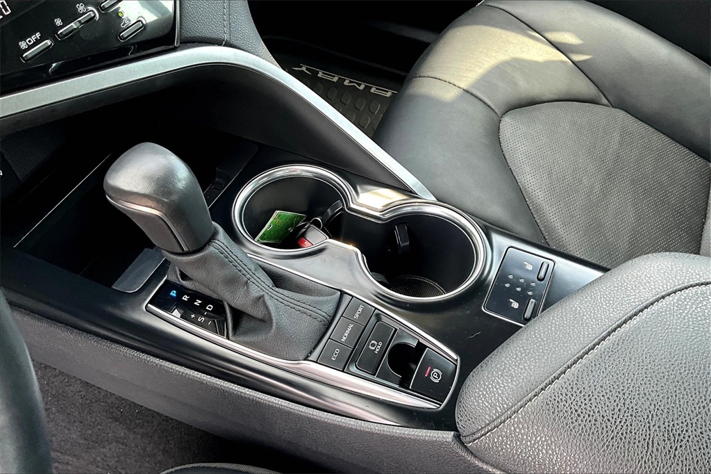 2020 Toyota Camry XSE - Photo 20