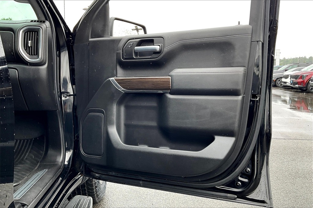 2019 Chevrolet Silverado 1500 RST - Photo 11