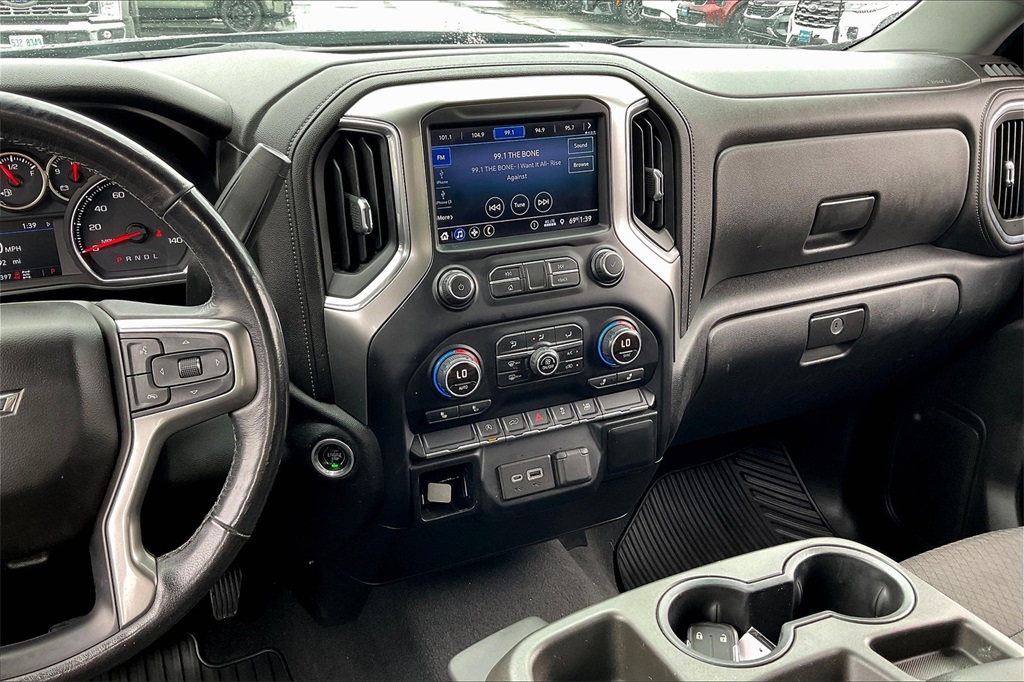 2019 Chevrolet Silverado 1500 RST - Photo 17