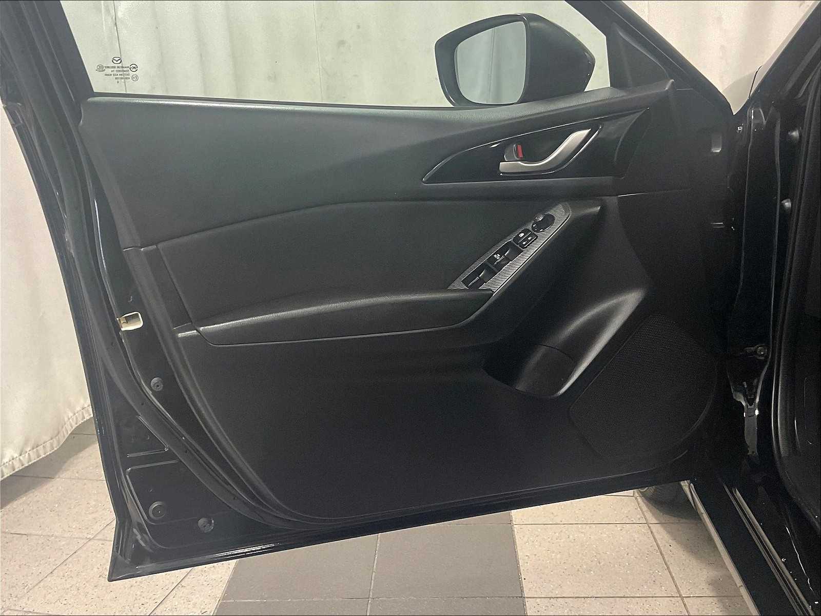 2016 Mazda MAZDA3 i Sport - Photo 9