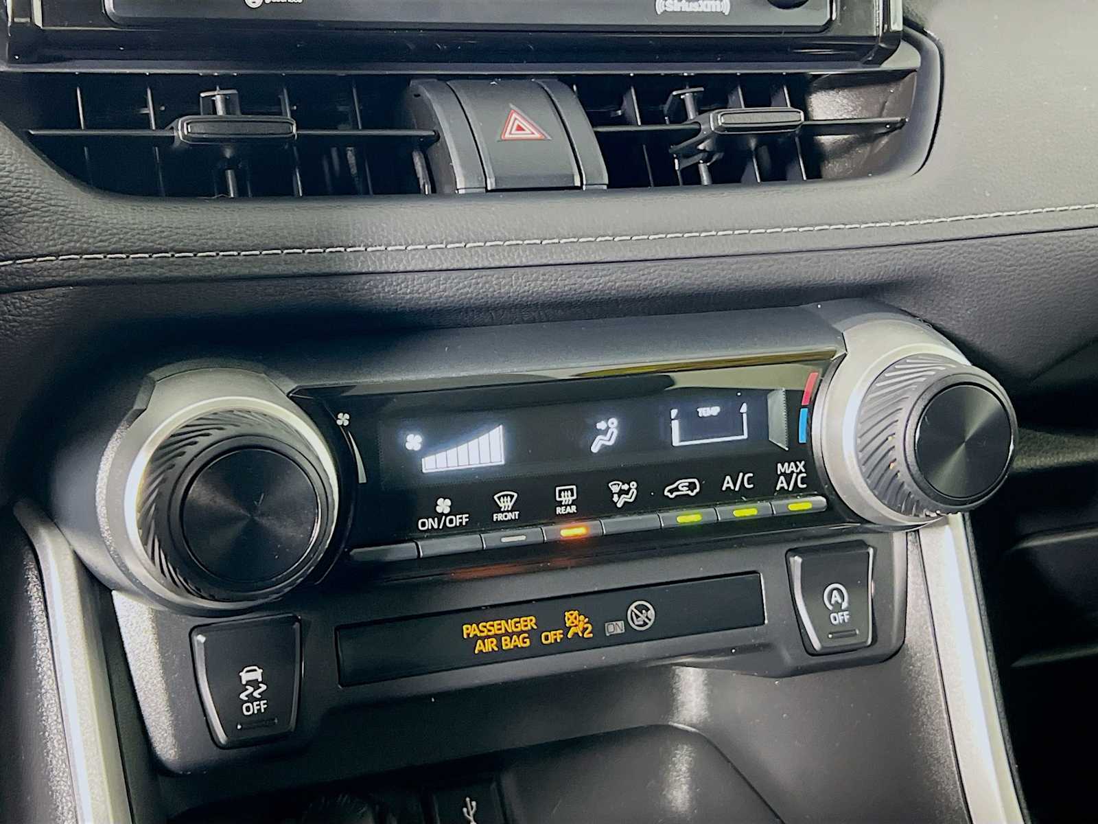 2022 Toyota RAV4 LE - Photo 15