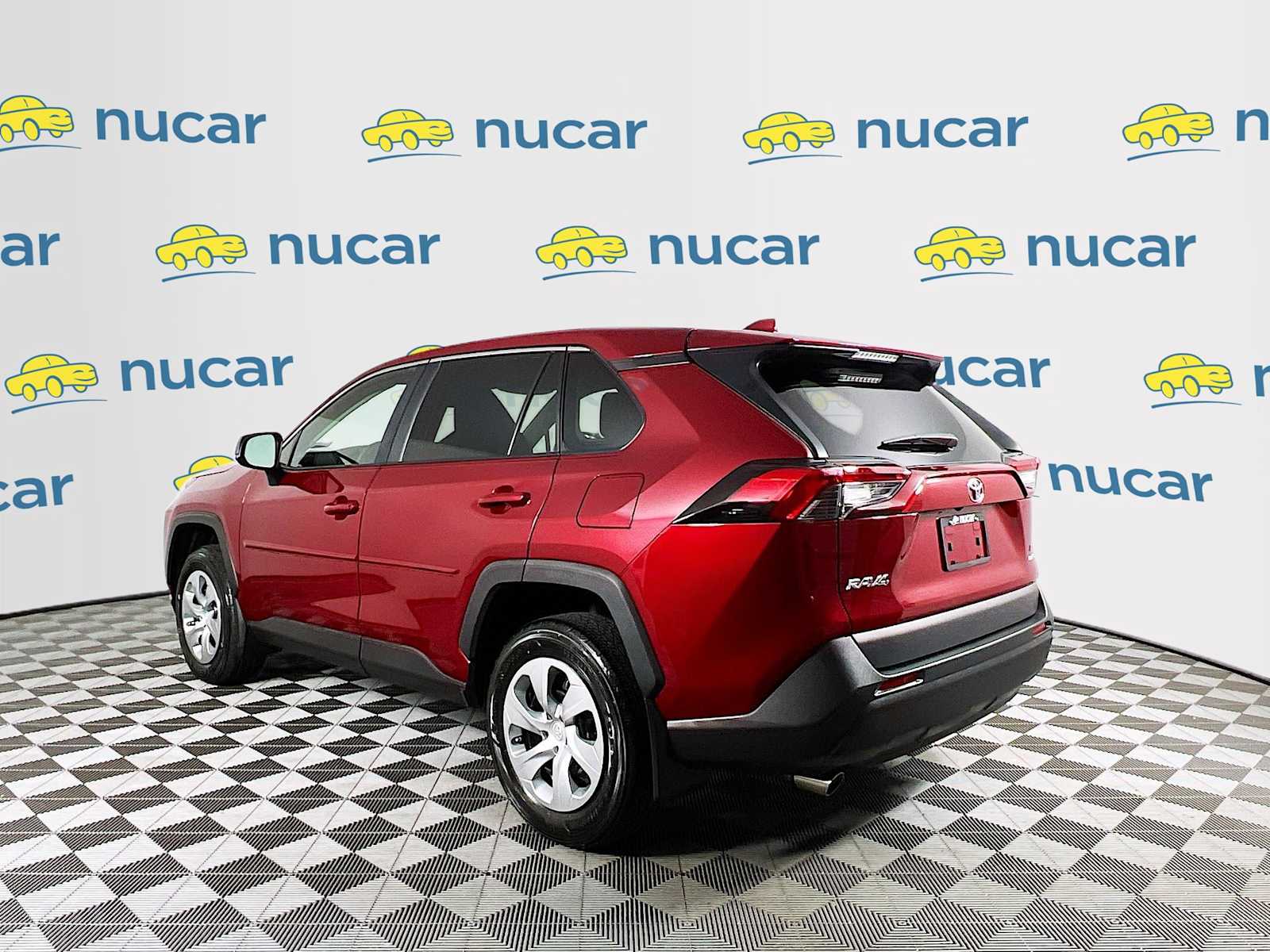 2022 Toyota RAV4 LE - Photo 5