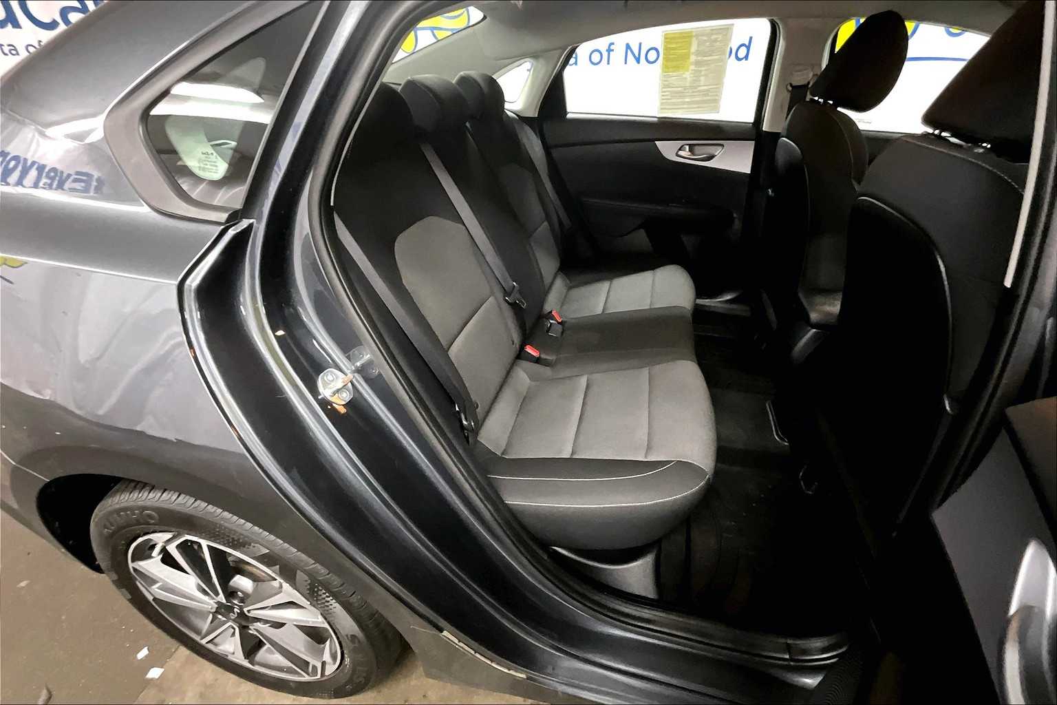 2023 Kia Forte LXS - Photo 16
