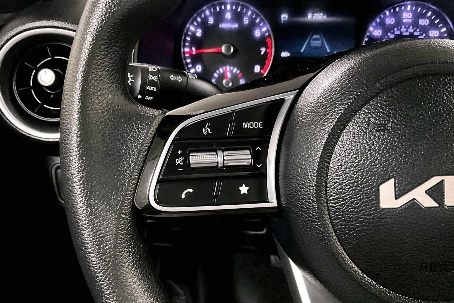 2023 Kia Forte LXS - Photo 22