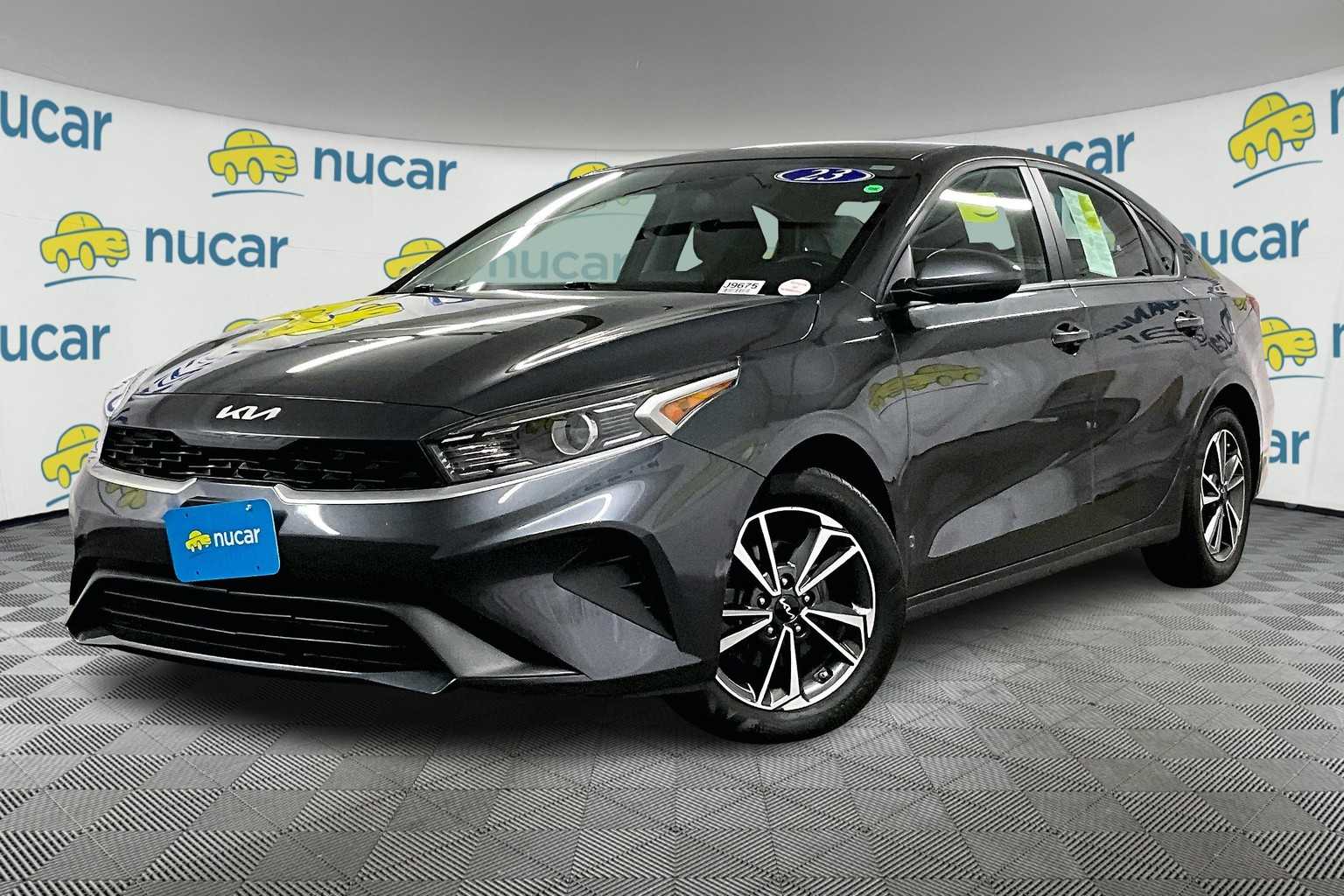 2023 Kia Forte LXS - Photo 3