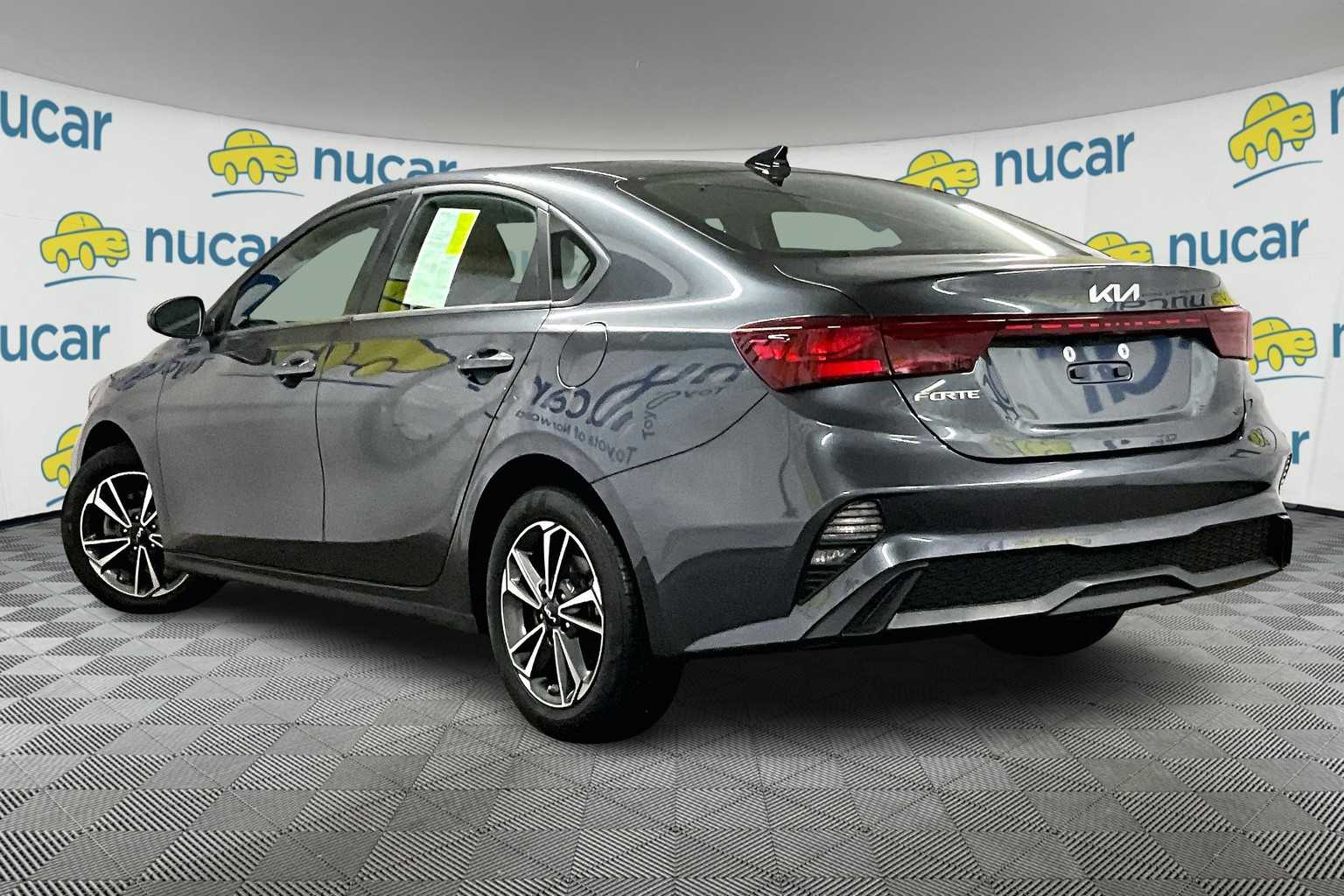 2023 Kia Forte LXS - Photo 4