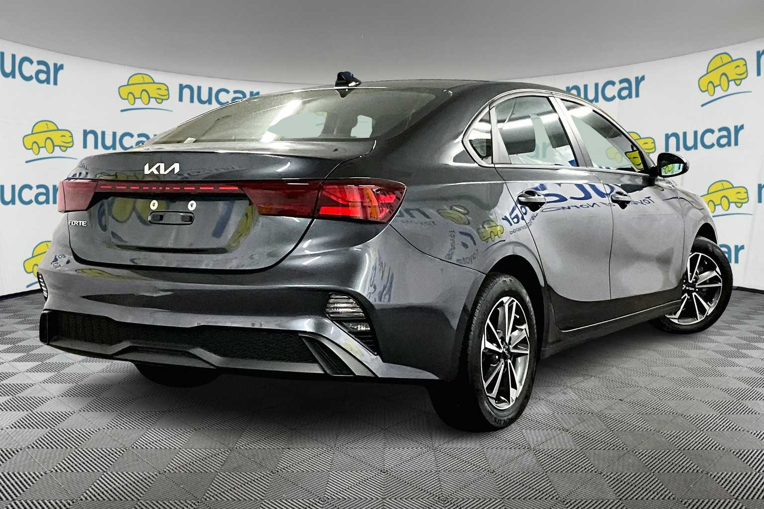2023 Kia Forte LXS - Photo 6