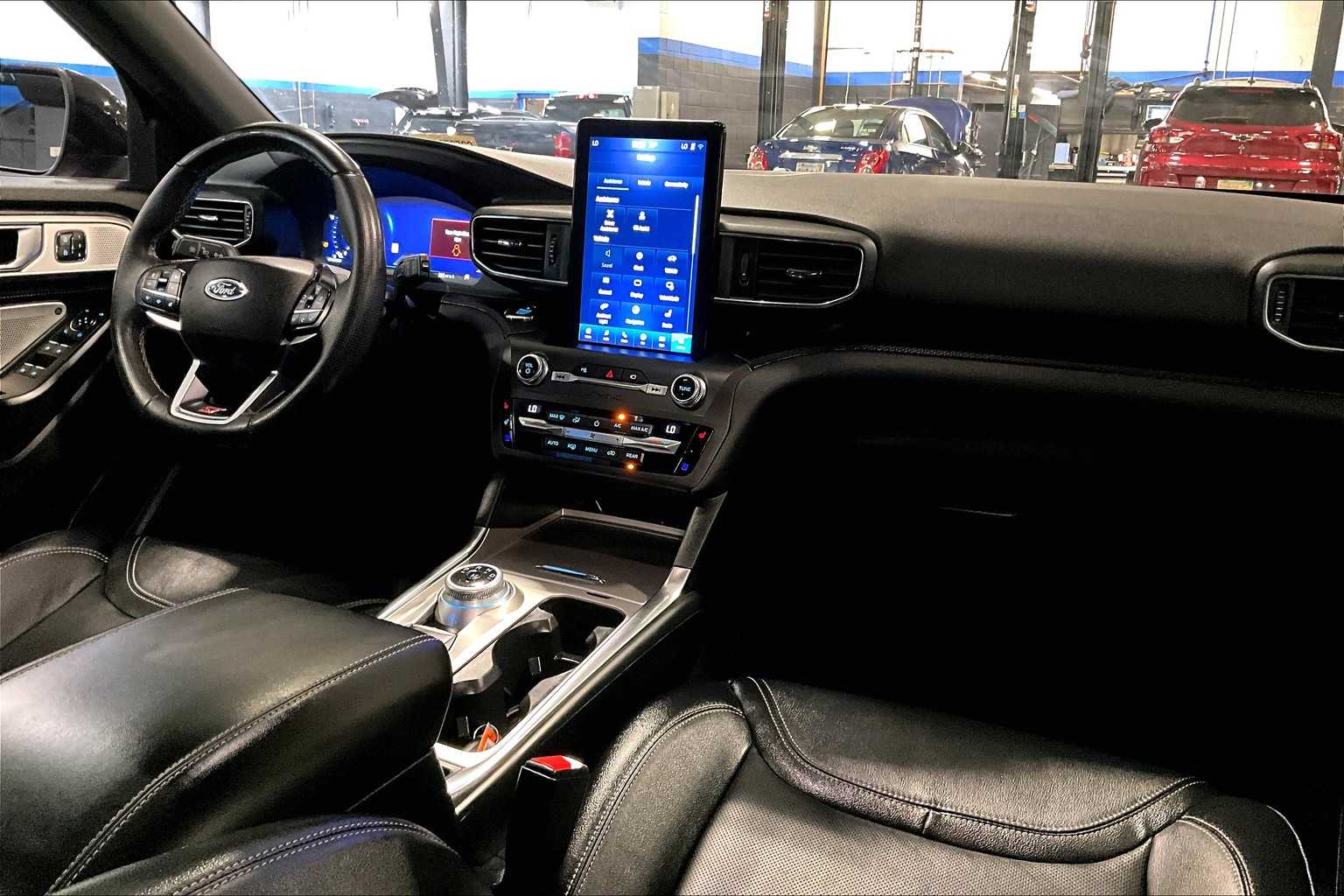 2020 Ford Explorer ST - Photo 14