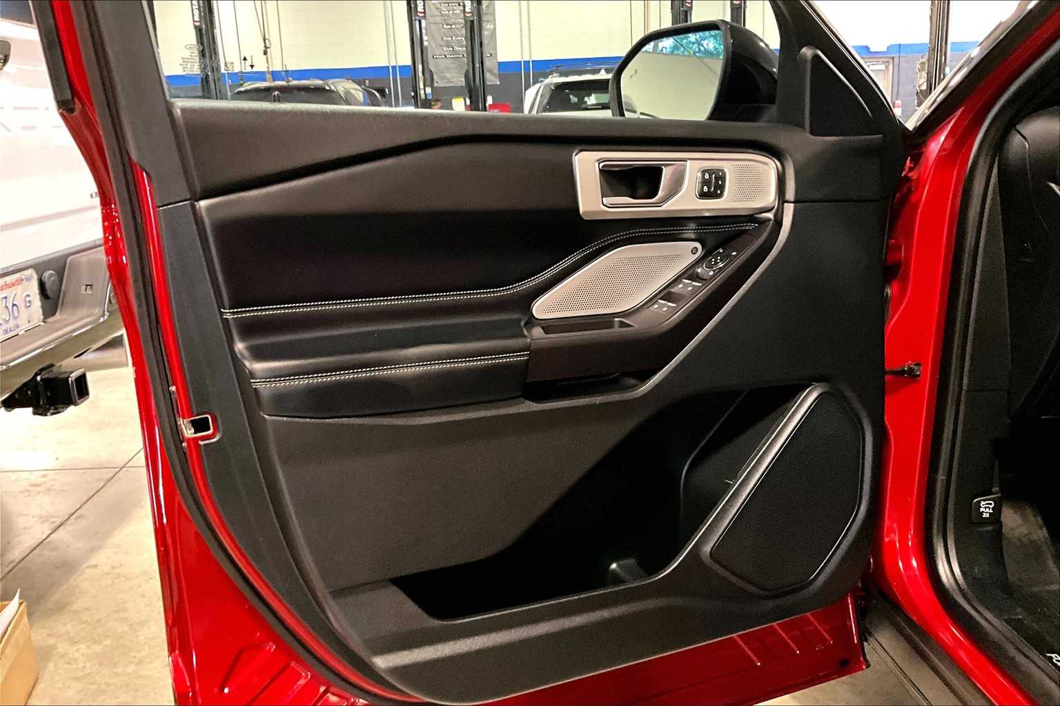 2020 Ford Explorer ST - Photo 9