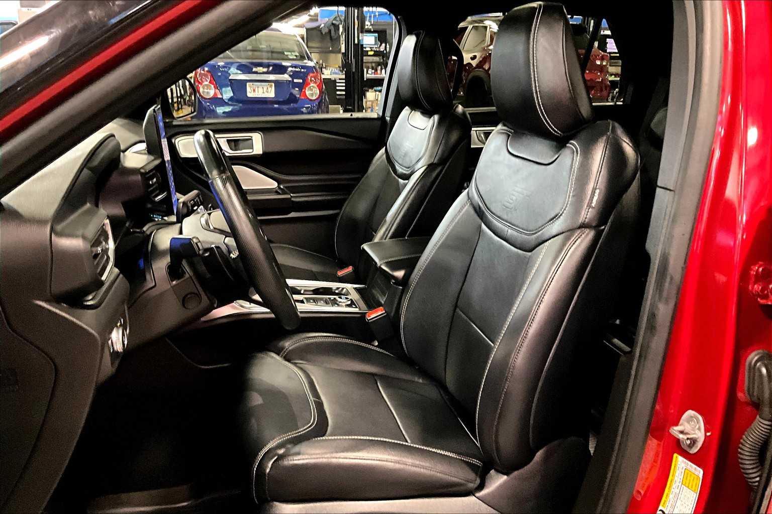 2020 Ford Explorer ST - Photo 10