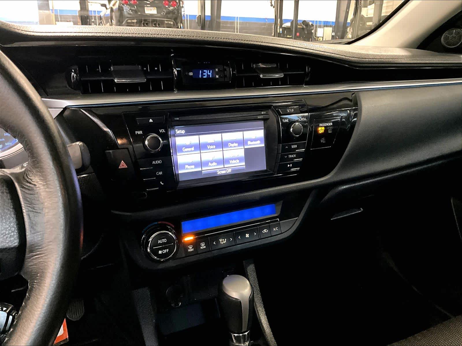 2016 Toyota Corolla S Plus - Photo 18