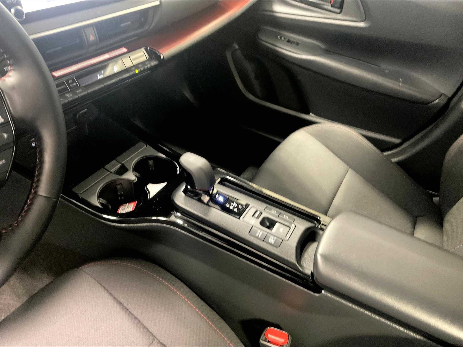 2024 Toyota Prius Prime SE - Photo 20