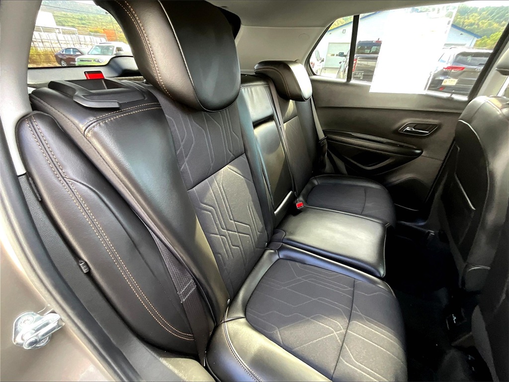2022 Chevrolet Trax LT - Photo 16