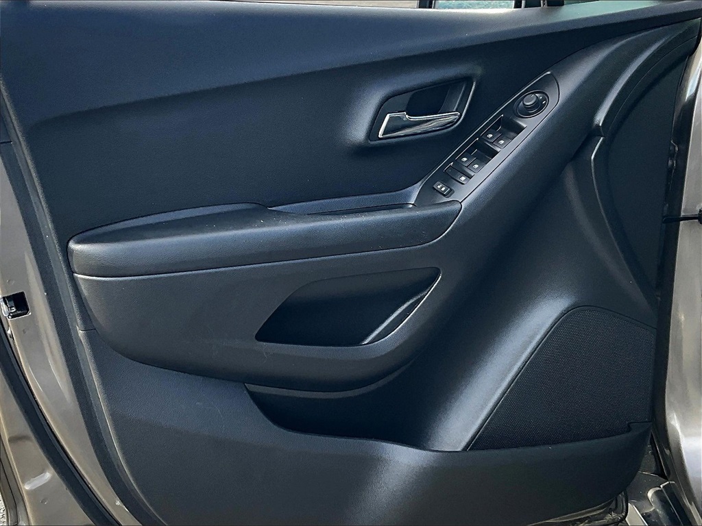 2022 Chevrolet Trax LT - Photo 9