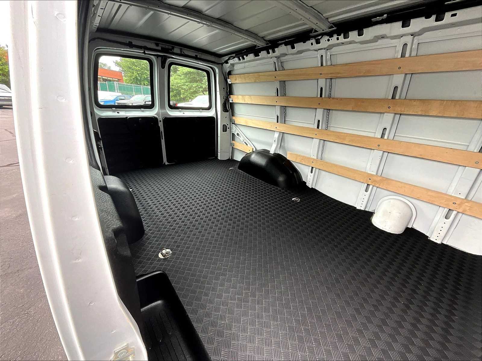 2023 Chevrolet Express 2500 Cargo photo 15