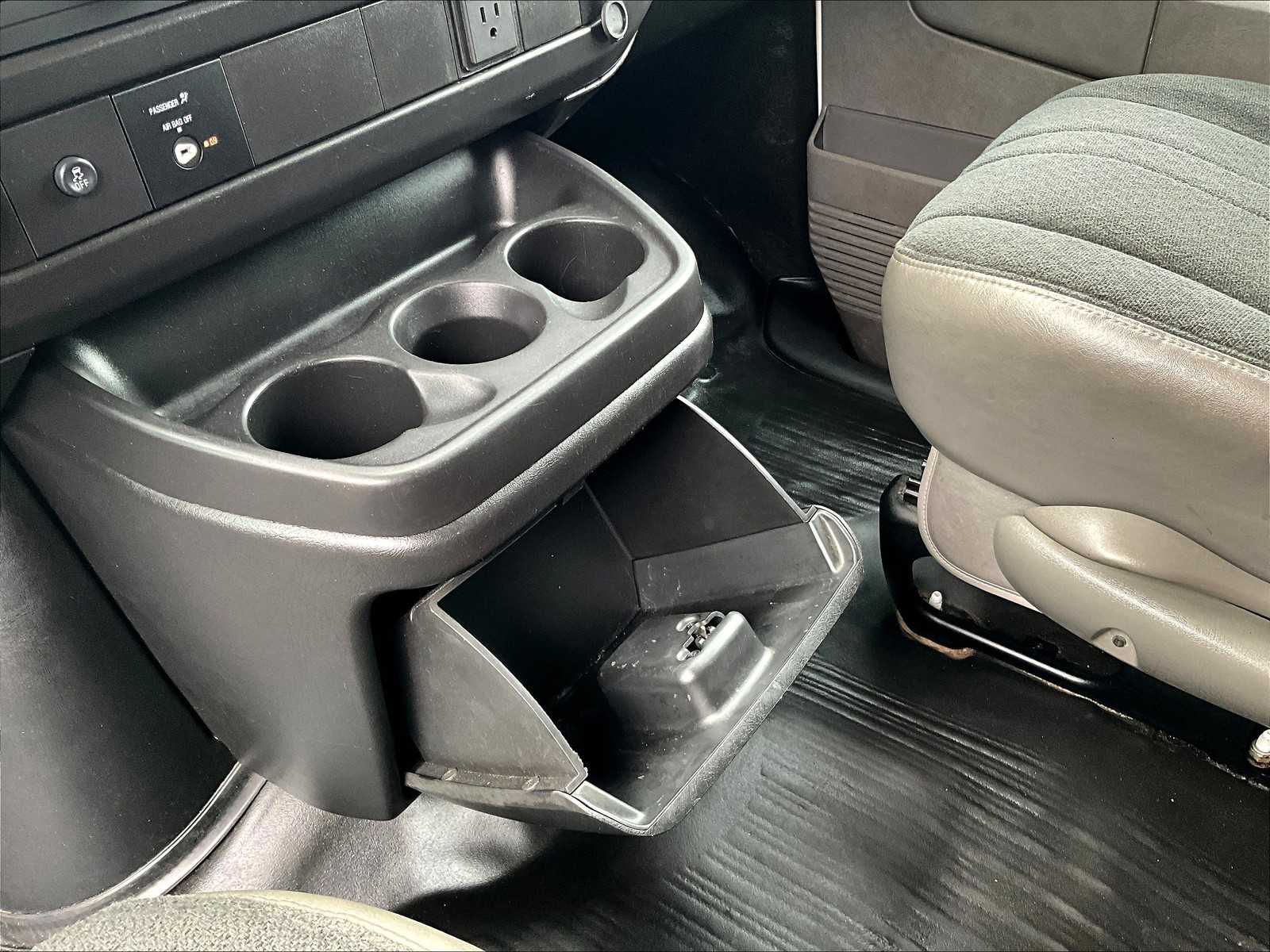 2023 Chevrolet Express 2500 Cargo photo 19