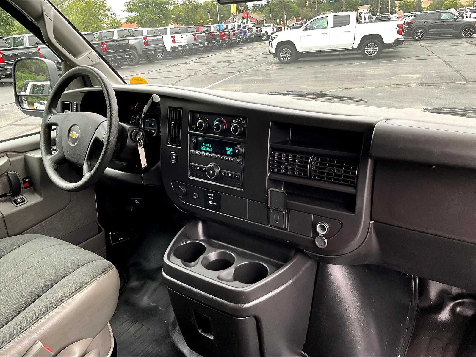 2023 Chevrolet Express 2500 Cargo photo 21