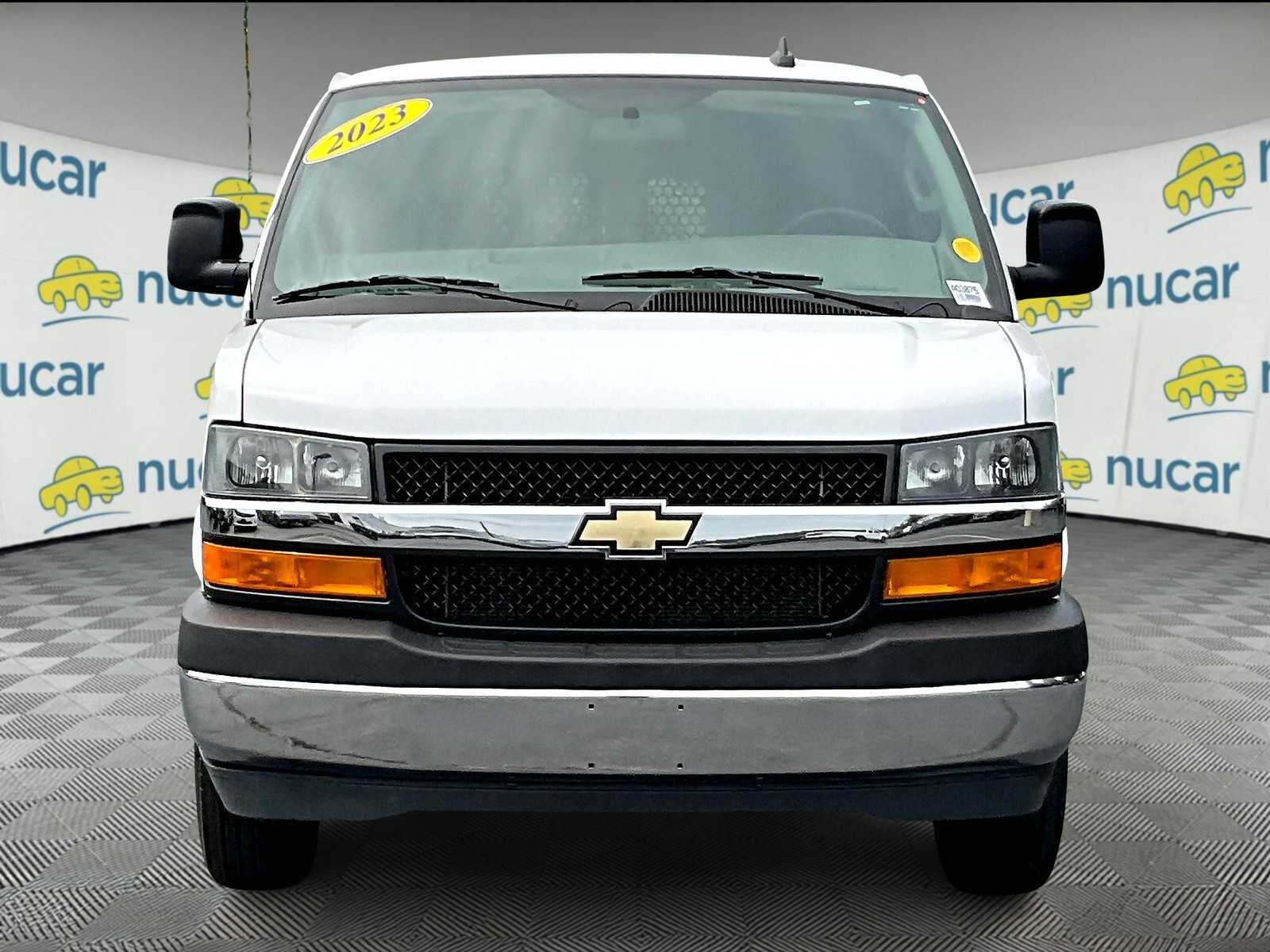 2023 Chevrolet Express 2500 Cargo photo 3
