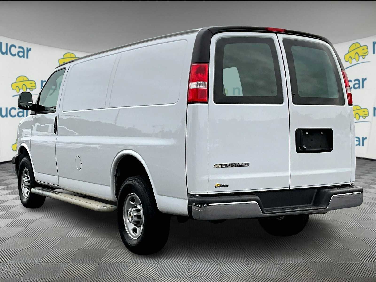 2023 Chevrolet Express 2500 Cargo photo 5