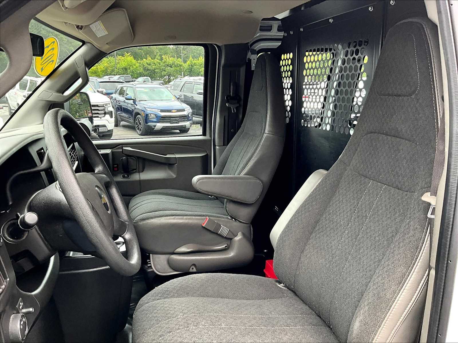 2023 Chevrolet Express 2500 Cargo photo 11