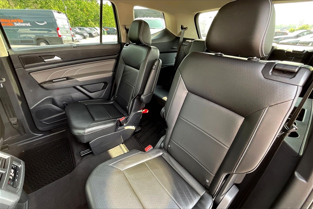 2022 Volkswagen Atlas 3.6L V6 SE w/Technology - Photo 14