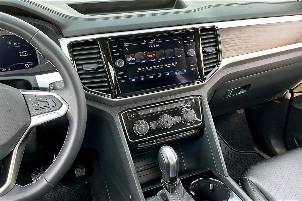 2022 Volkswagen Atlas 3.6L V6 SE w/Technology - Photo 18