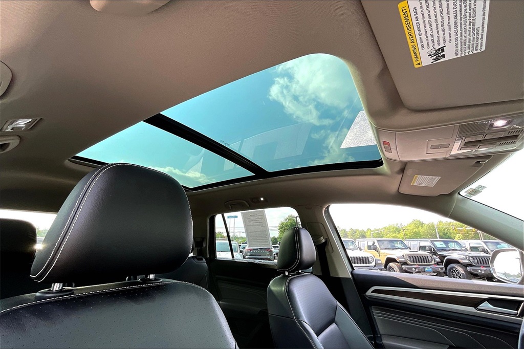 2022 Volkswagen Atlas 3.6L V6 SE w/Technology - Photo 22