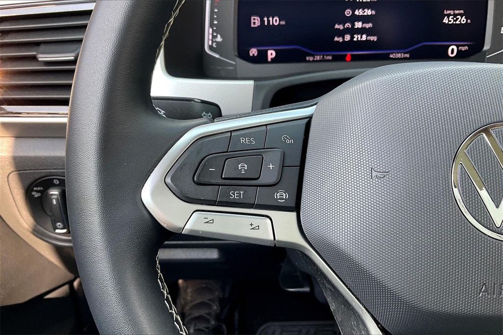 2022 Volkswagen Atlas 3.6L V6 SE w/Technology - Photo 23