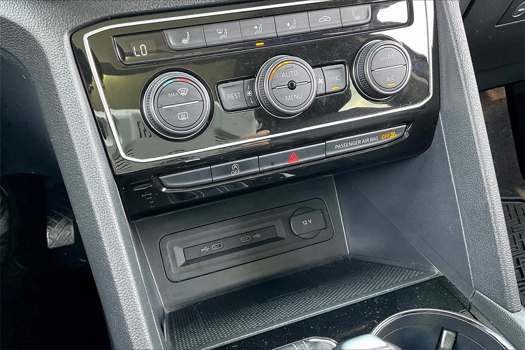 2022 Volkswagen Atlas 3.6L V6 SE w/Technology - Photo 26