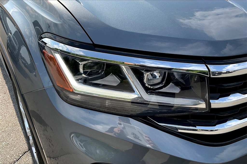 2022 Volkswagen Atlas 3.6L V6 SE w/Technology - Photo 31