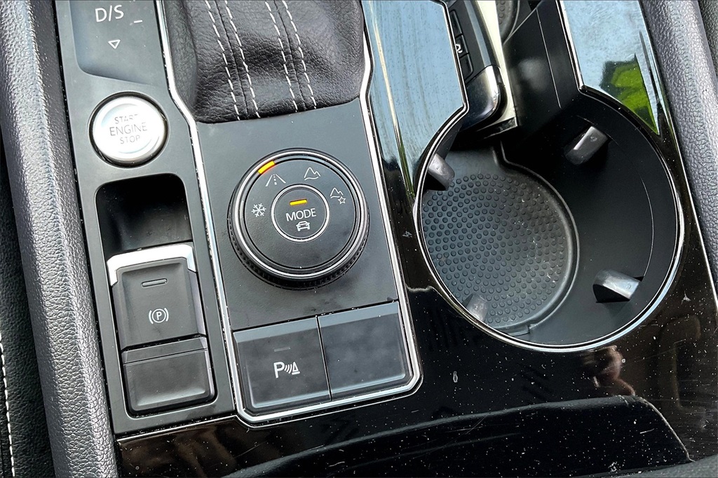 2022 Volkswagen Atlas 3.6L V6 SE w/Technology - Photo 34