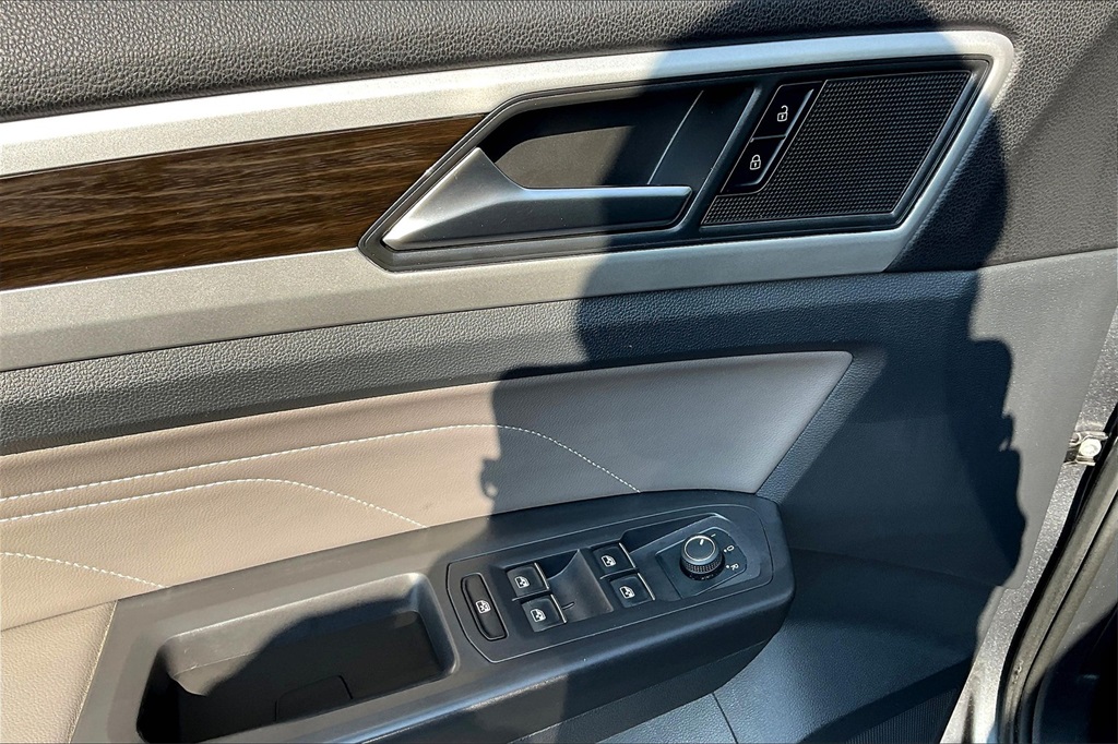 2022 Volkswagen Atlas 3.6L V6 SE w/Technology - Photo 39