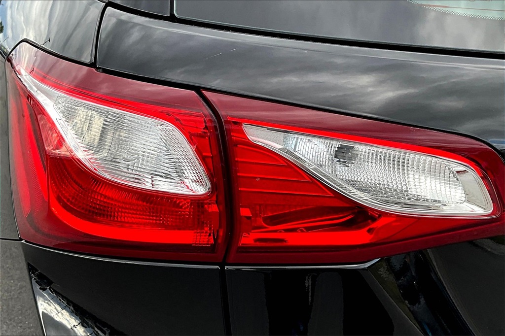 2021 Chevrolet Equinox LS - Photo 32