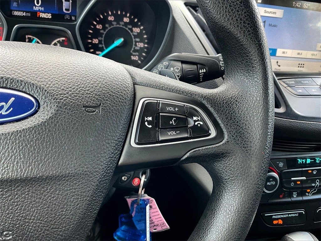 2017 Ford Escape SE - Photo 22