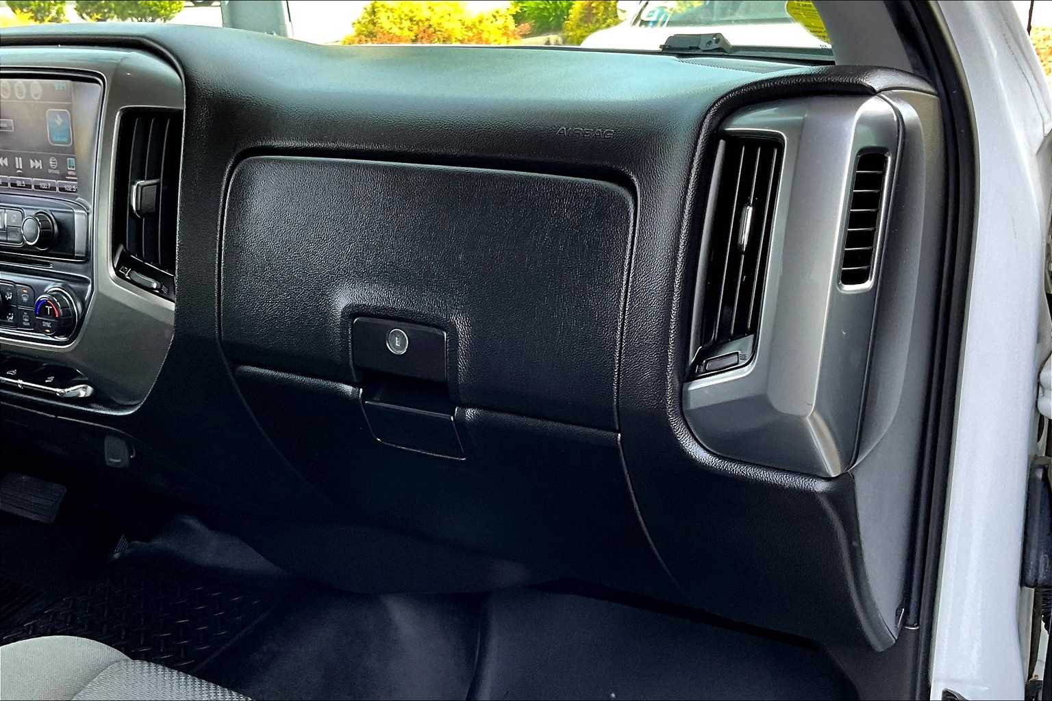 2018 Chevrolet Silverado 1500 LT - Photo 13