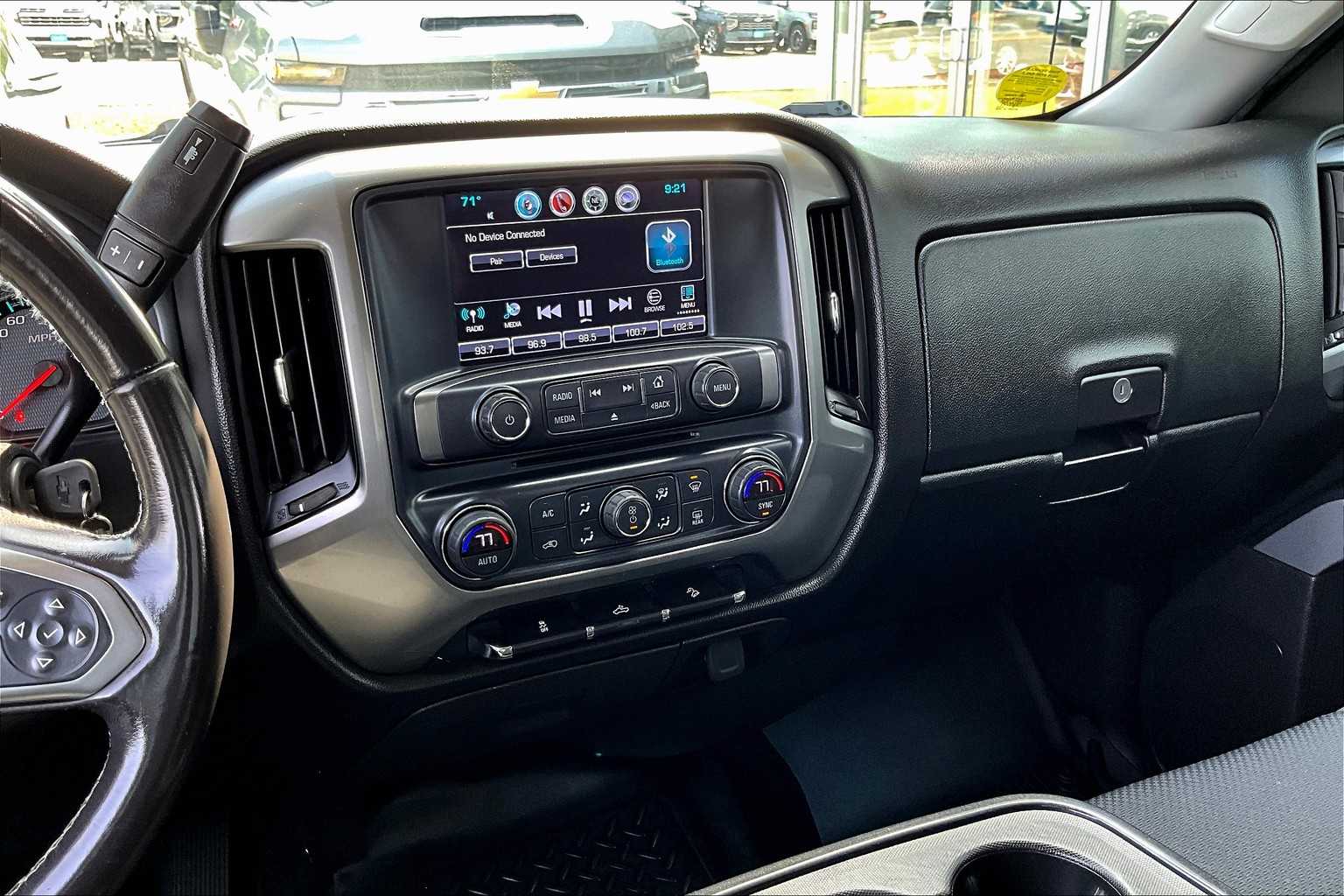 2018 Chevrolet Silverado 1500 LT - Photo 18