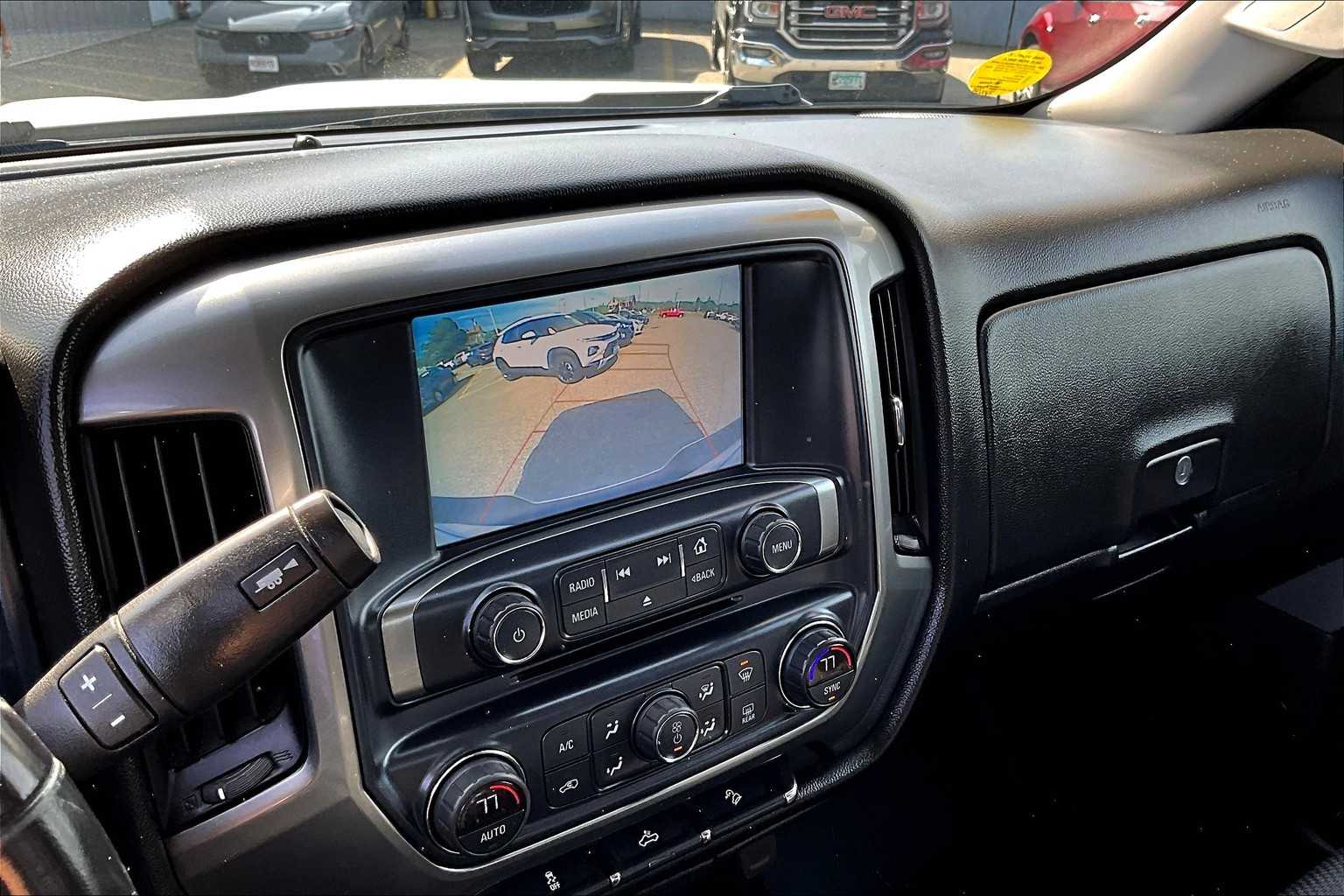2018 Chevrolet Silverado 1500 LT - Photo 19