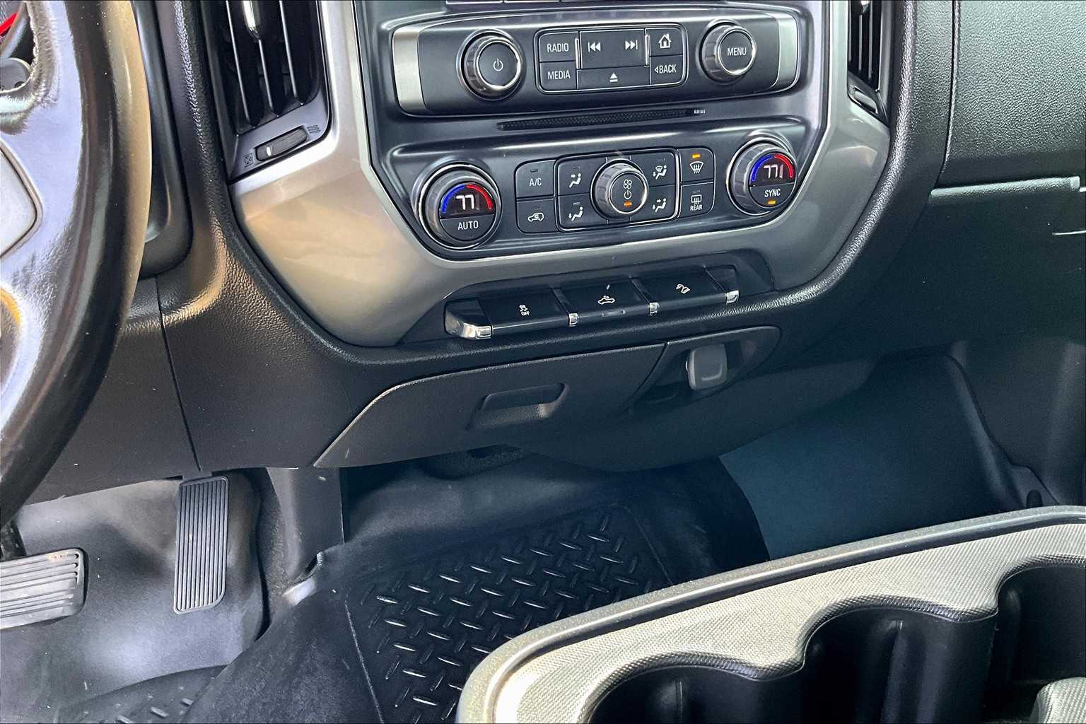 2018 Chevrolet Silverado 1500 LT - Photo 25