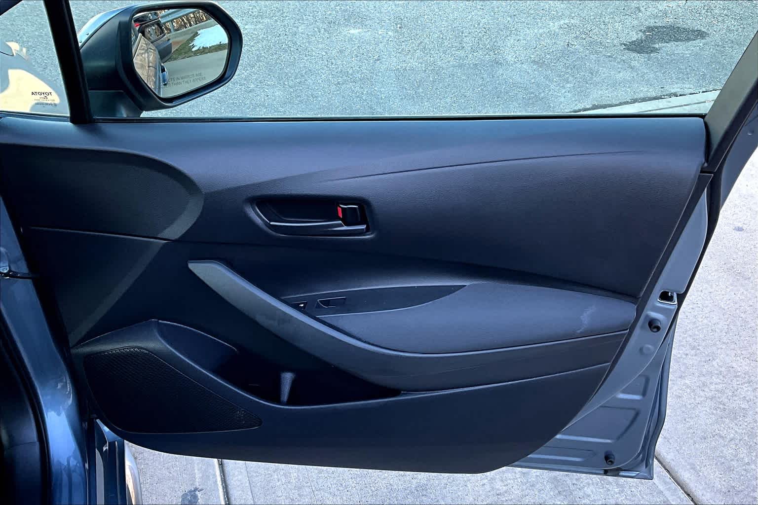 2023 Toyota Corolla LE - Photo 12