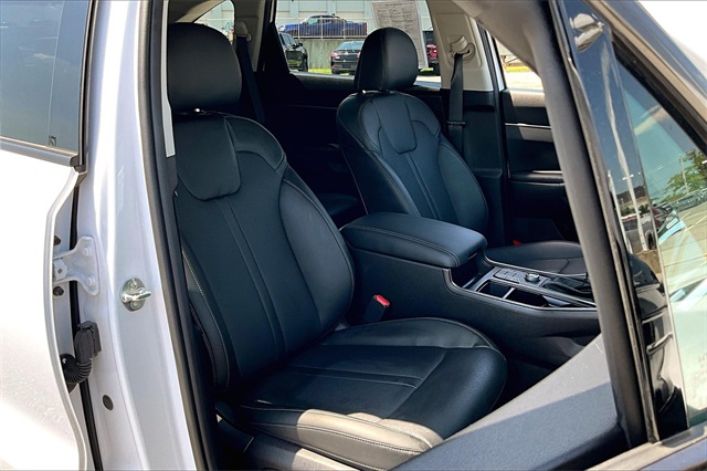 2022 Kia Sorento S - Photo 11