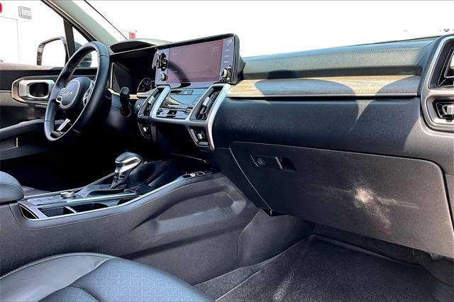 2022 Kia Sorento S - Photo 13